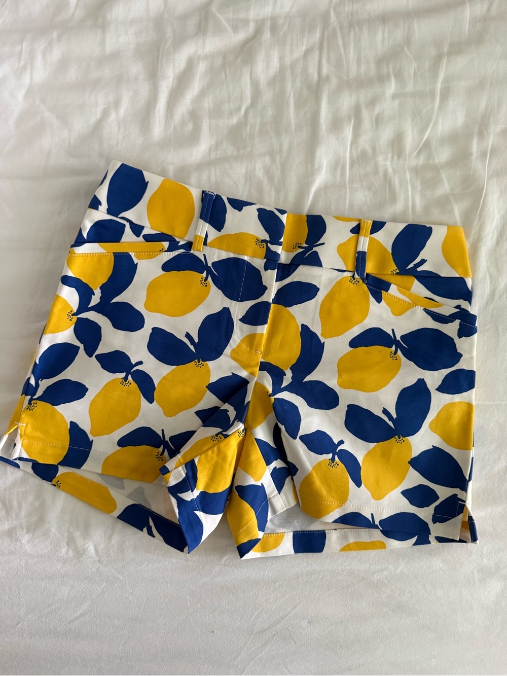 LOFT White Lemon-Print Bike Shorts in Yellow & Blue